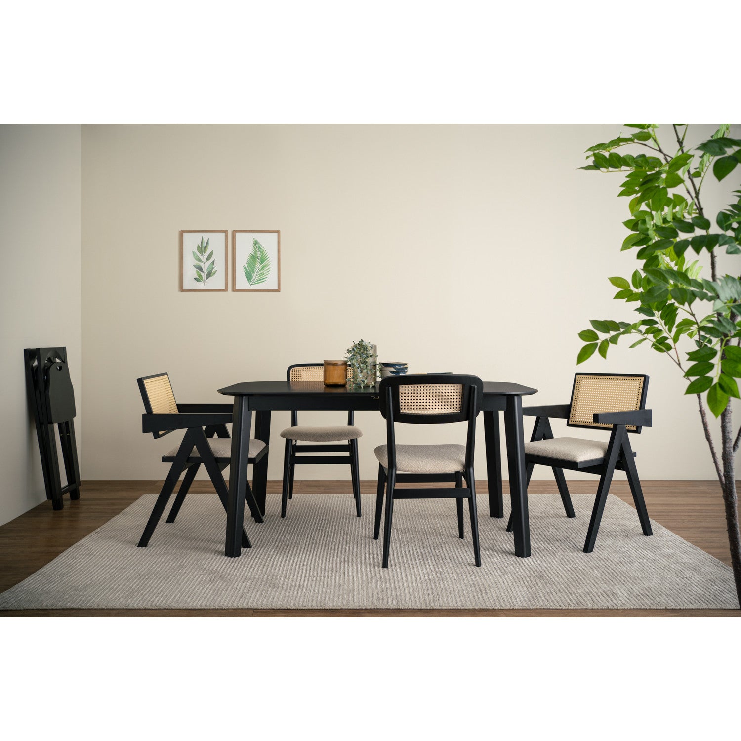 Woyer 900x1500+450 extension table in Black colour.