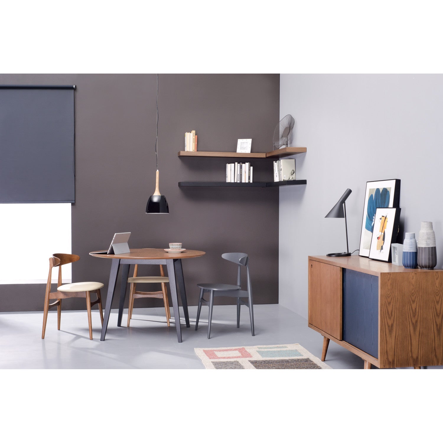 Platon Round Dining Table In Cocoa Colour