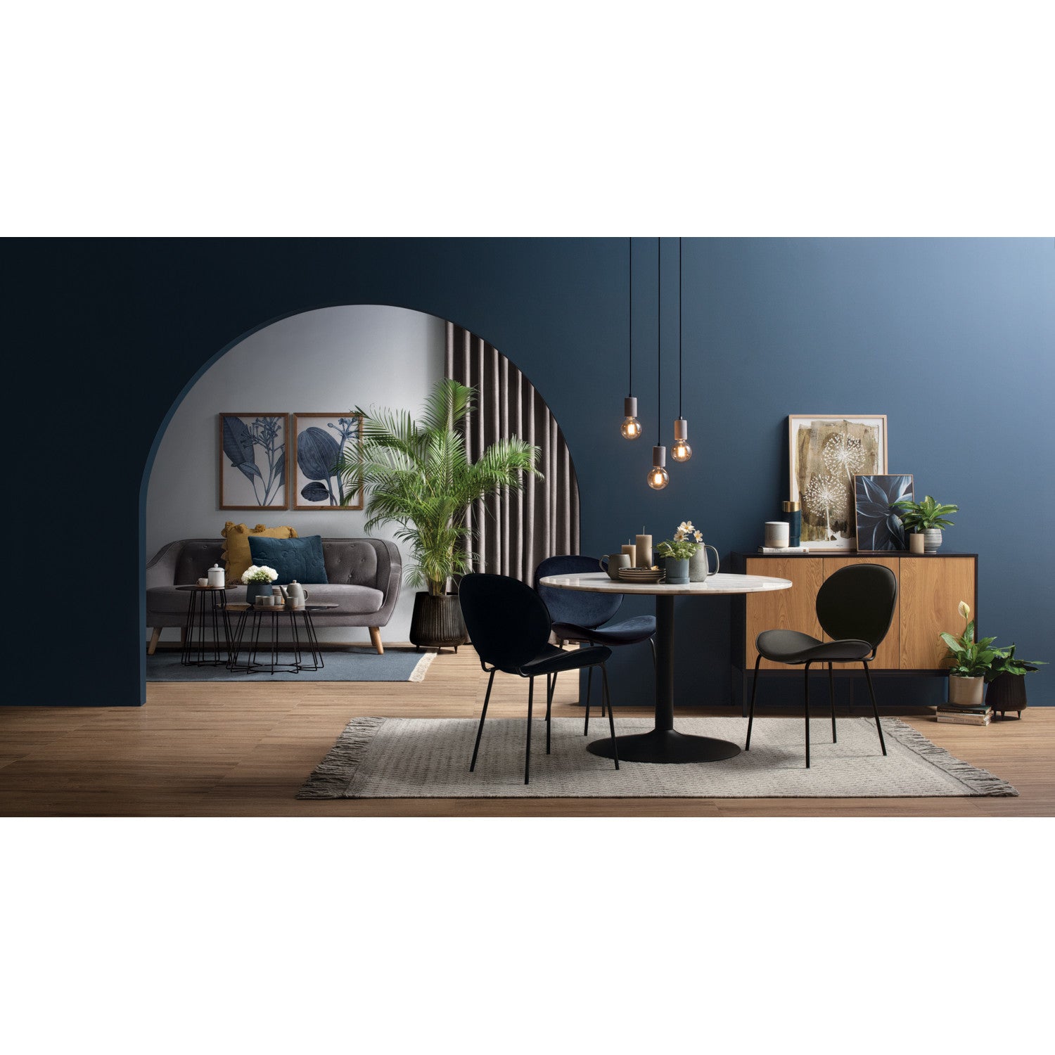 Cyrus Coffee Table in mirror glass top with Matt Black Epoxy colour leg