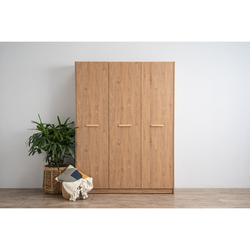 Samos 3 door wardrobe in Oak colou
