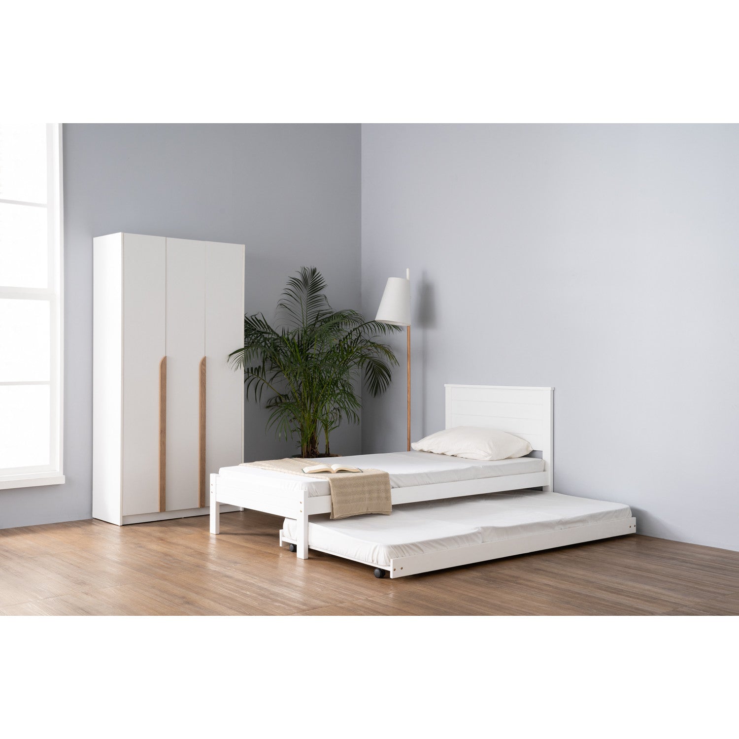 Mando 3 door wardrobe in White colour body, Oak colour handle (MB Paper)